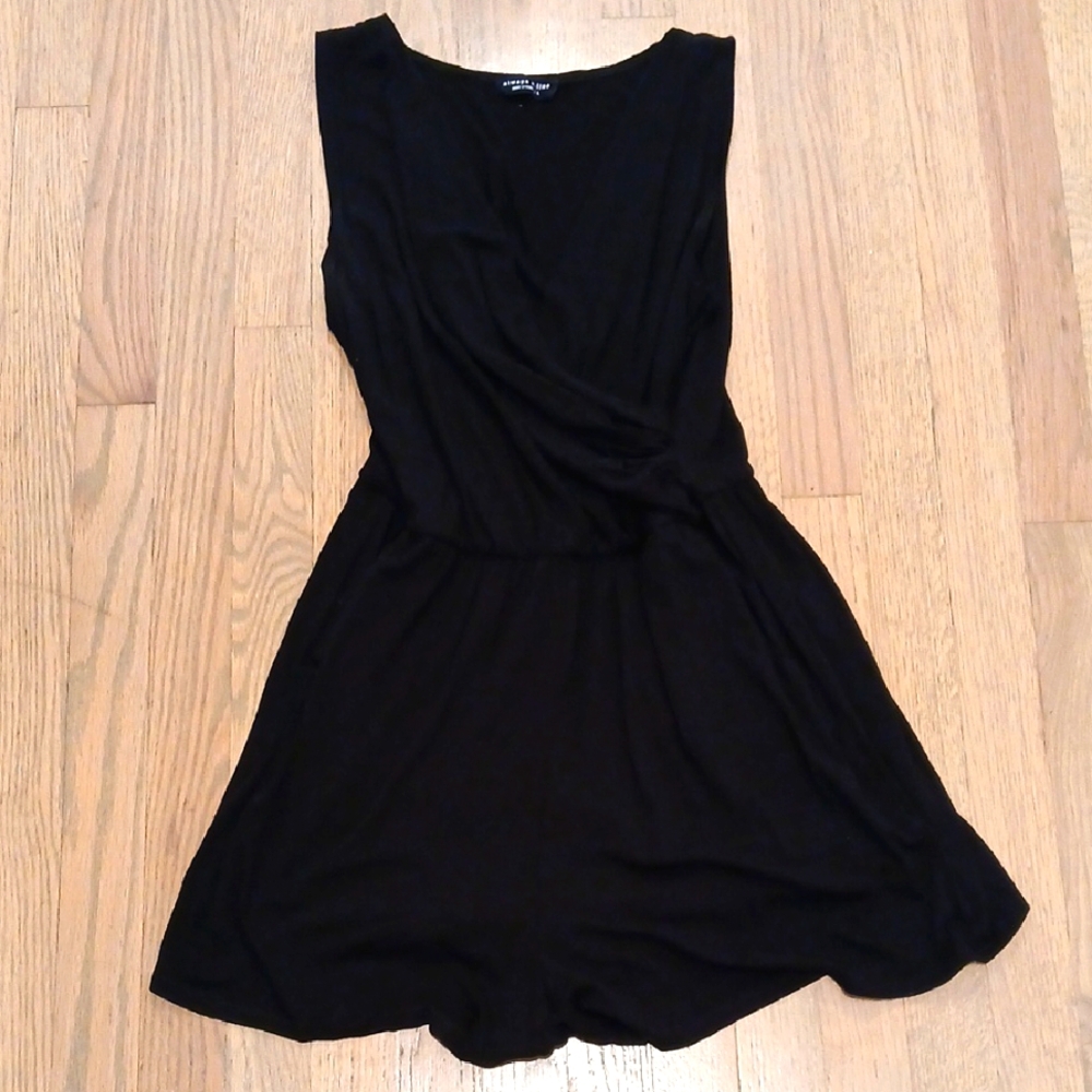 Sleeveless flowy Romper With Pockets